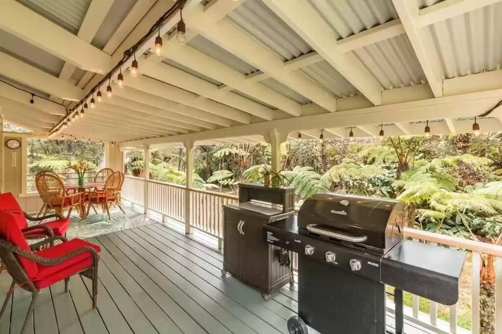Hau'Oli Place Tiki Cottage In Volcano Bagian luar foto