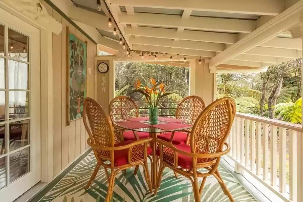 Hau'Oli Place Tiki Cottage In Volcano Bagian luar foto