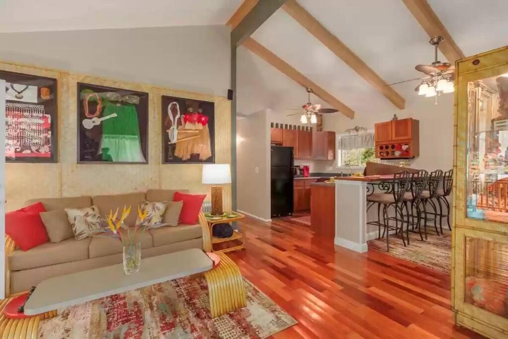 Hau'Oli Place Tiki Cottage In Volcano Bagian luar foto